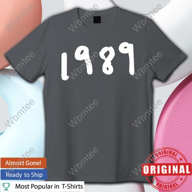 Pop Crave Mindy Kaling Wearing 1989 Shirt At Taylor Swift Erastour
