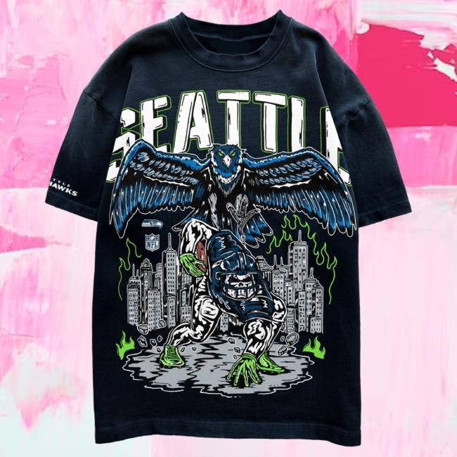 Heavyweight NFL FootBall NLF Seattle Skyline T-Shirt Warren Lotas Fit